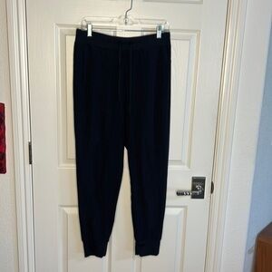 Lightly used Zella pants. Light fabric. Comfy.